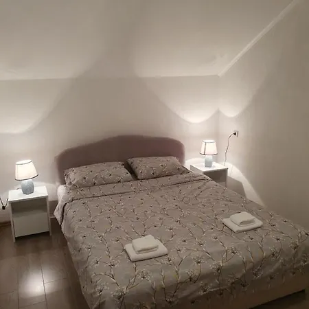 בית נופש Vikendica Cokori - Private Pool And Jacuzzi באניה לוקה