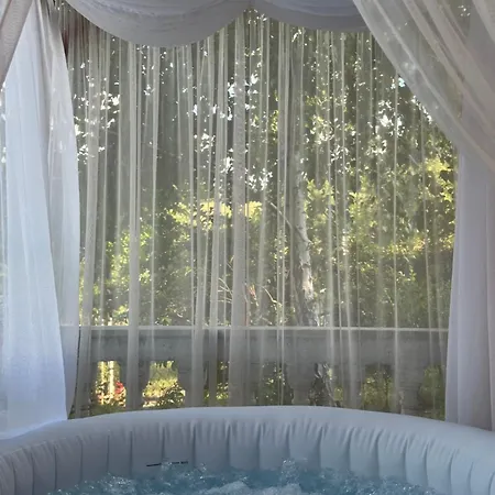 Vikendica Cokori - Private Pool And Jacuzzi בית נופש באניה לוקה