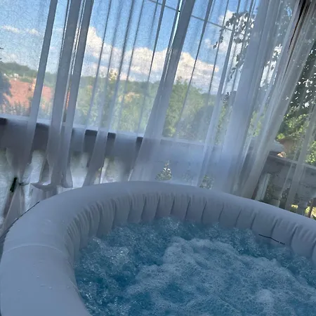 בית נופש Vikendica Cokori - Private Pool And Jacuzzi באניה לוקה